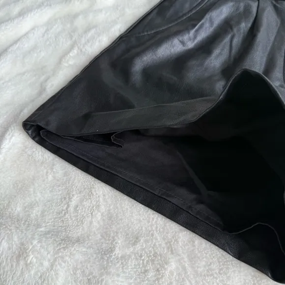 Amanda Uprichard Jane Faux Leather Black Shorts M