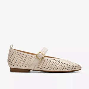 Clarks Women's Fawna Jane Cream Leather 26181230