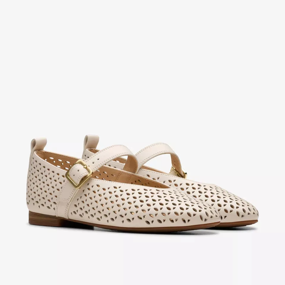 Clarks Women's Fawna Jane Cream Leather 26181230
