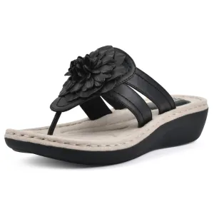 CLIFFS BY WHITE MOUNTAIN Women's Cassia Mini Wedge Flower Flip Flop Sandal, Black/Smooth, 8.5 M