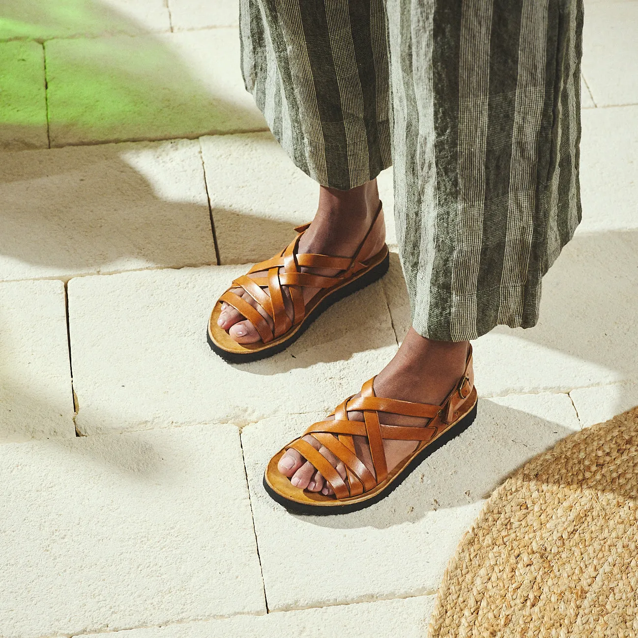 COLOMBIA TAN SANDALS
