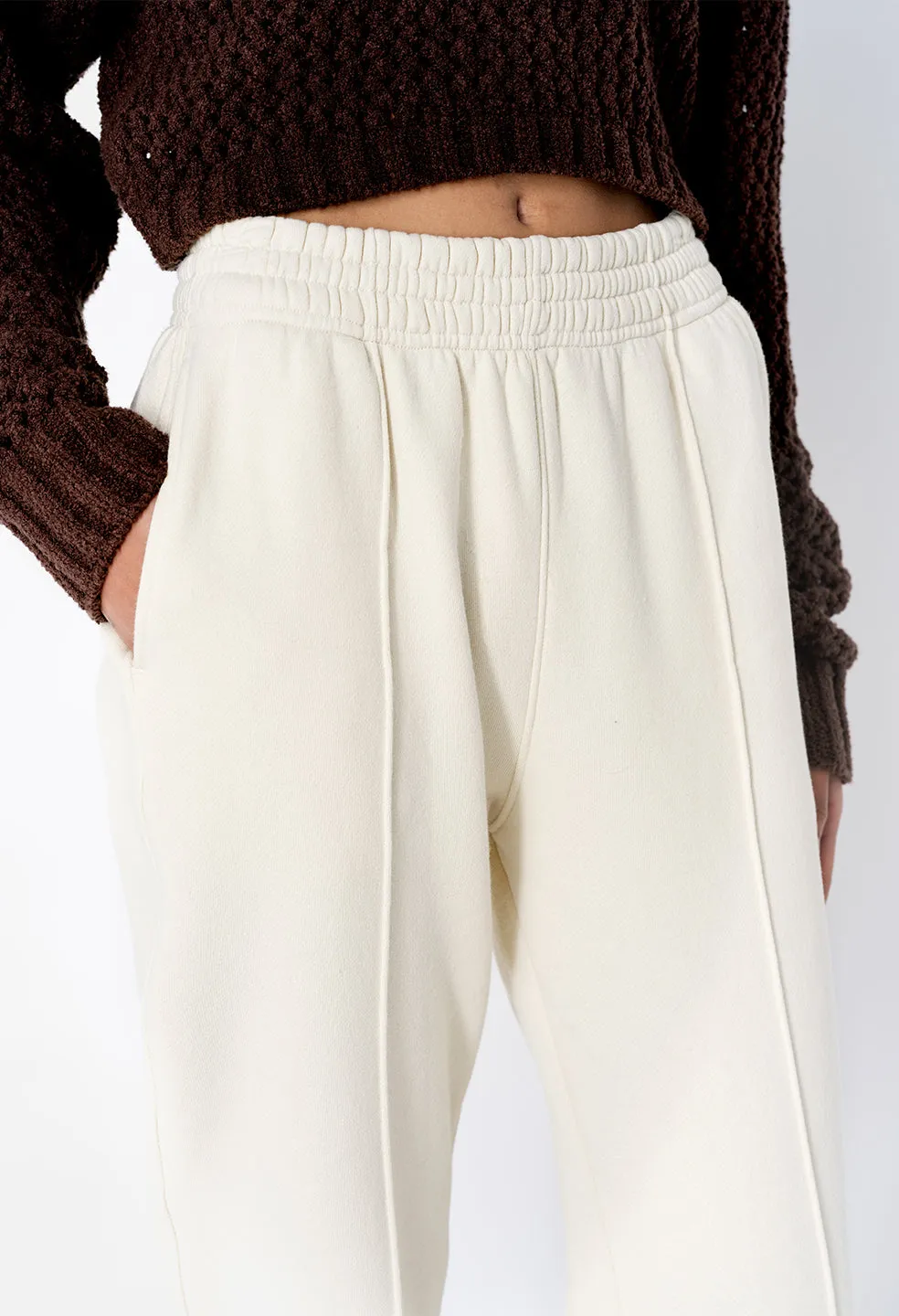 Fleeced Pintuck Sweatpant / Salt