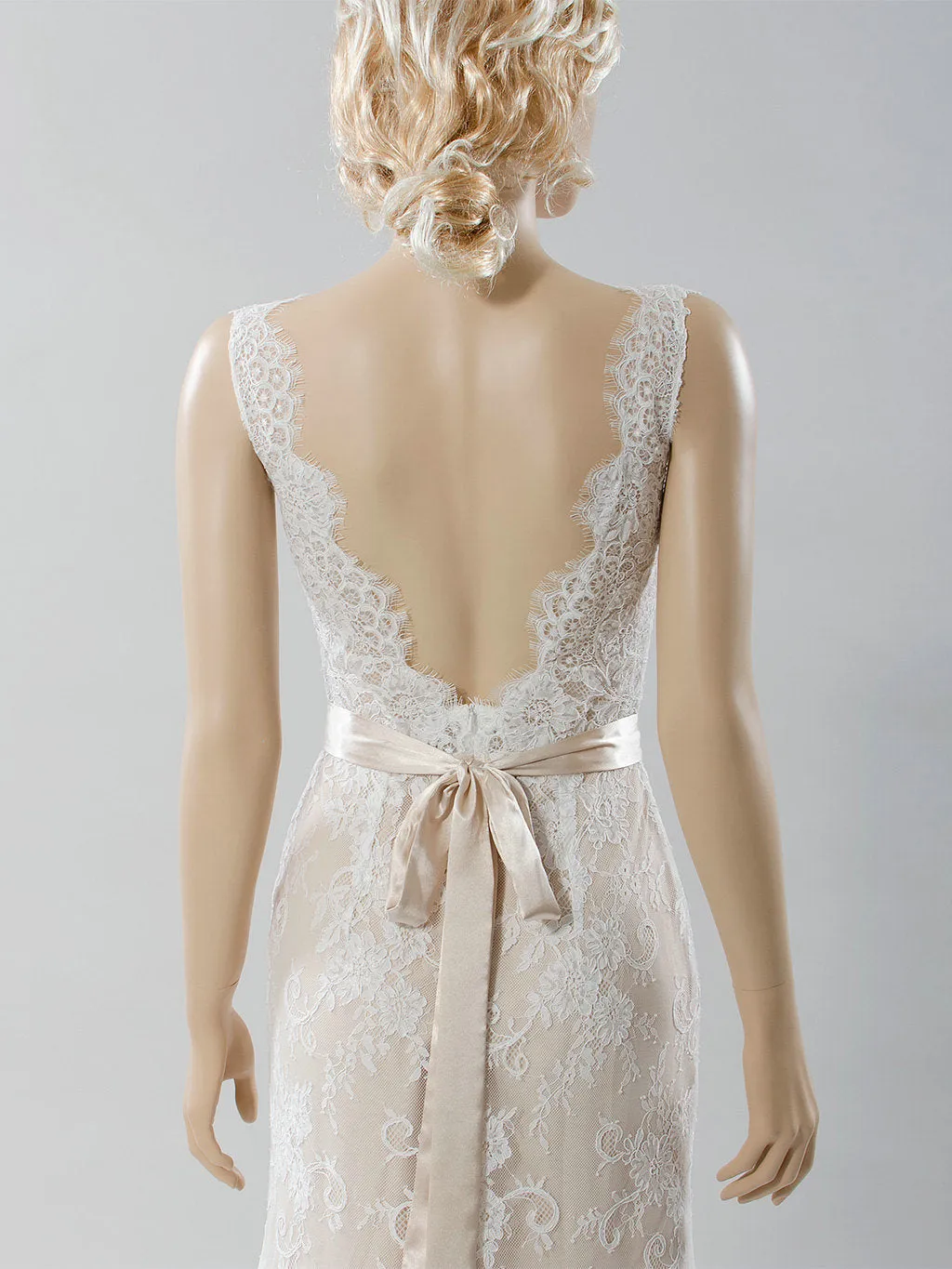 High Quality French Lace Deep V-back Wedding Dress