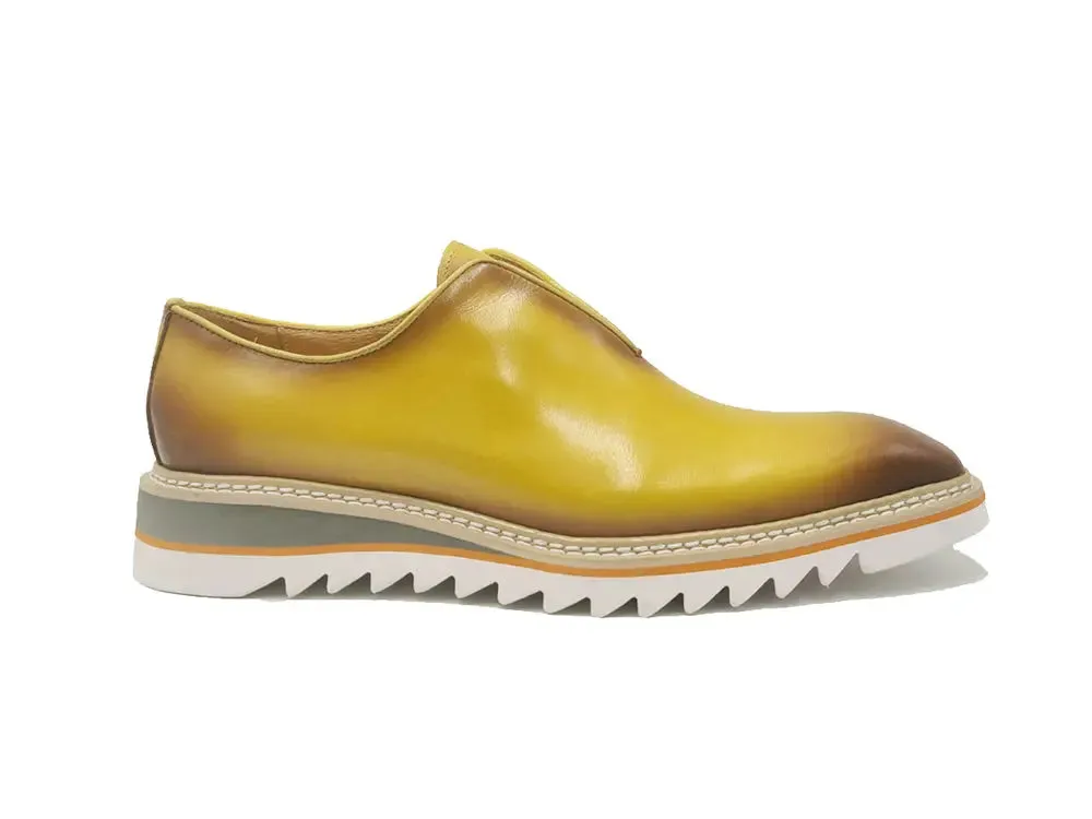 Laceless Loafer with Contrast color lightweight sole