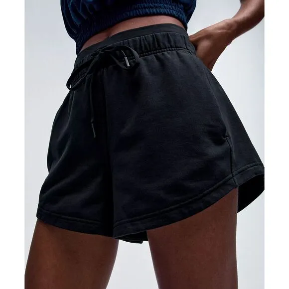 Lululemon Inner Glow High-Rise Short 3&quot; in Black EUC