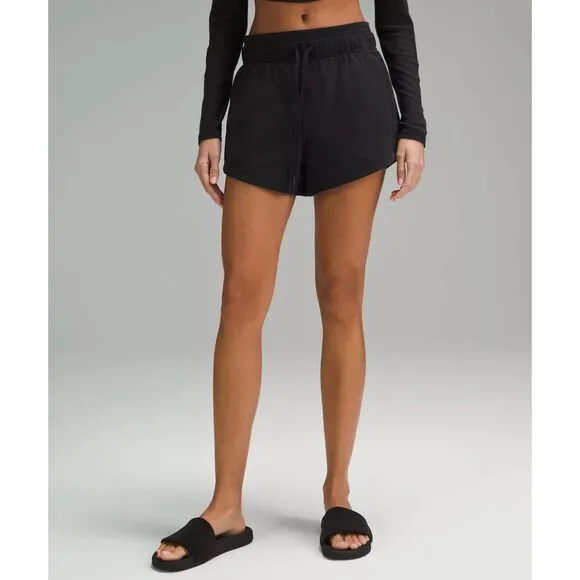 Lululemon Inner Glow High-Rise Short 3&quot; in Black EUC