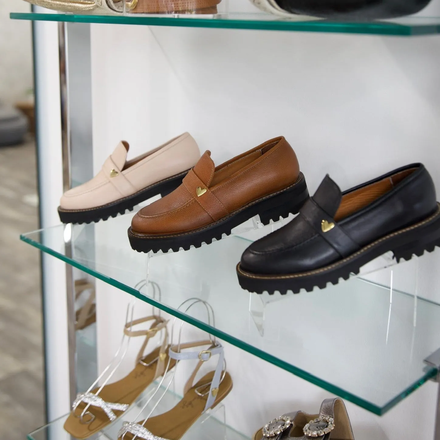 Monique Loafers - Black [ NO RETURN - NO EXCHANGE ]